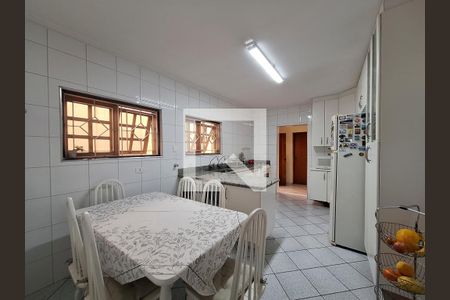Casa à venda com 254m², 3 quartos e 4 vagasCozinha