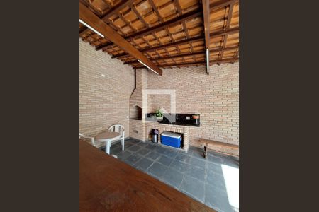 Casa à venda com 254m², 3 quartos e 4 vagasQuintal