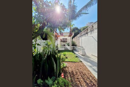 Casa à venda com 254m², 3 quartos e 4 vagasQuintal