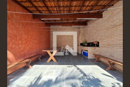 Casa à venda com 254m², 3 quartos e 4 vagasQuintal