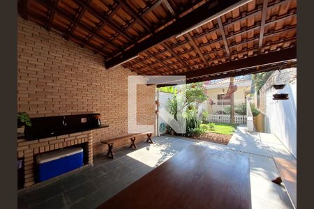 Casa à venda com 254m², 3 quartos e 4 vagasQuintal