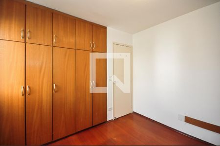 Apartamento à venda com 65m², 2 quartos e 2 vagasQuarto 2