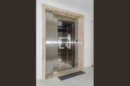 Apartamento para alugar com 143m², 3 quartos e 1 vaga Apartamento para alugar com 143m², 3 quartos e 1 vagaÁrea Comum