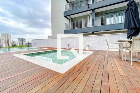 Apartamento à venda com 37m², 1 quarto e sem vaga Apartamento à venda com 37m², 1 quarto e sem vagaÁrea comum - Piscina