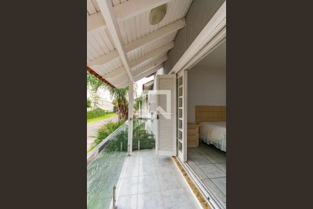 Casa à venda com 180m², 3 quartos e 2 vagas Casa à venda com 180m², 3 quartos e 2 vagasSacada