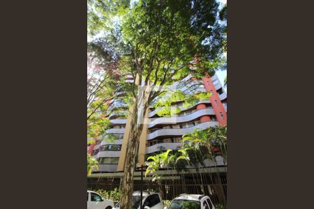 Apartamento à venda com 115m², 3 quartos e 2 vagasFachada e portaria