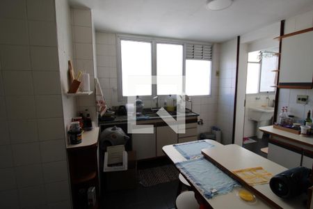 Apartamento à venda com 115m², 3 quartos e 2 vagasCozinha