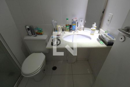 Apartamento para alugar com 57m², 2 quartos e 2 vagasBanheiro da suíte 