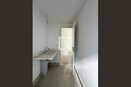 Apartamento à venda com 96m², 2 quartos e 2 vagas Apartamento à venda com 96m², 2 quartos e 2 vagasBanheiro da Suíte 1