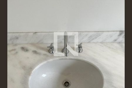 Apartamento à venda com 96m², 2 quartos e 2 vagas Apartamento à venda com 96m², 2 quartos e 2 vagasBanheiro da Suíte 2