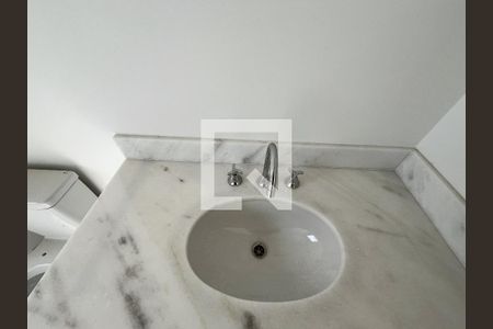 Apartamento à venda com 96m², 2 quartos e 2 vagas Apartamento à venda com 96m², 2 quartos e 2 vagasBanheiro da Suíte 1