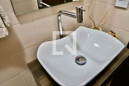 Casa à venda com 320m², 3 quartos e 3 vagasBanheiro de serviço