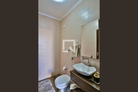 Casa à venda com 320m², 3 quartos e 3 vagasBanheiro de serviço