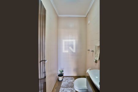 Casa à venda com 320m², 3 quartos e 3 vagasBanheiro de serviço