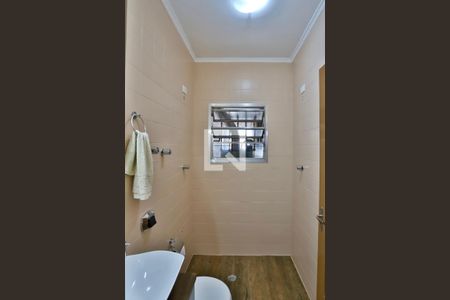 Casa à venda com 320m², 3 quartos e 3 vagasBanheiro do escritório