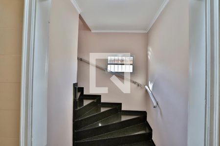 Casa à venda com 320m², 3 quartos e 3 vagasEscada