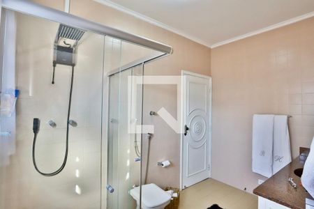 Casa à venda com 320m², 3 quartos e 3 vagasBanheiro do Quarto 1