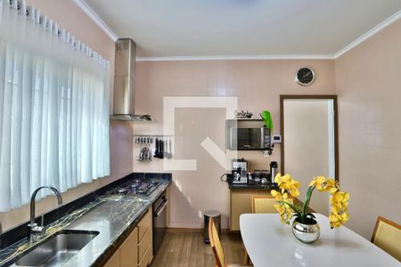 Casa à venda com 320m², 3 quartos e 3 vagasCozinha