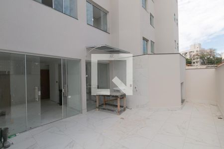 Apartamento à venda com 60m², 2 quartos e 2 vagas Apartamento à venda com 60m², 2 quartos e 2 vagasÁrea comum