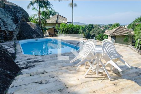 Casa de condomínio para alugar com 200m², 2 quartos e 2 vagas Casa de condomínio para alugar com 200m², 2 quartos e 2 vagasPiscina