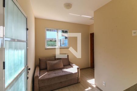 Casa de condomínio à venda com 250m², 3 quartos e 4 vagasEdícula - Sala