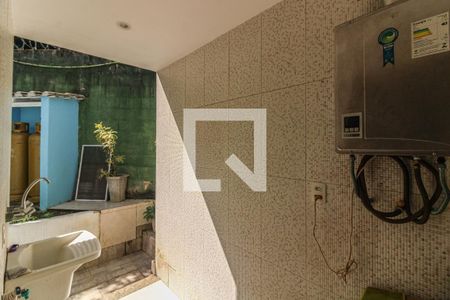 Casa de condomínio à venda com 250m², 3 quartos e 4 vagasÁrea de Serviço