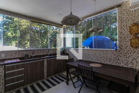 Casa de condomínio à venda com 250m², 3 quartos e 4 vagasCozinha