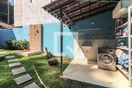 Casa de condomínio à venda com 250m², 3 quartos e 4 vagasÁrea externa - Lavanderia