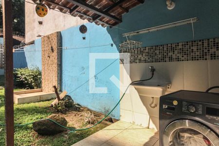 Casa de condomínio à venda com 250m², 3 quartos e 4 vagasÁrea externa - Lavanderia