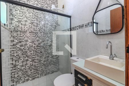 Casa de condomínio à venda com 250m², 3 quartos e 4 vagasEdícula - Banheiro