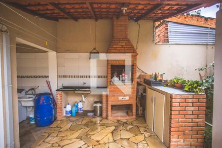Casa à venda com 250m², 3 quartos e 7 vagasQuintal - Churrasqueira