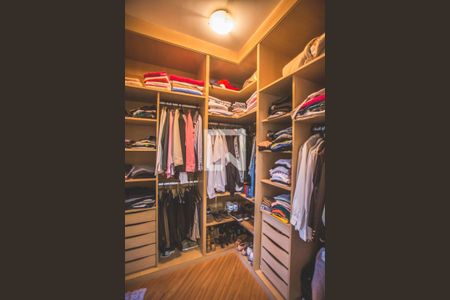 Casa à venda com 250m², 3 quartos e 7 vagasCloset