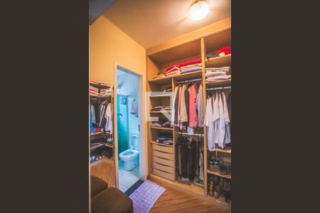 Casa à venda com 250m², 3 quartos e 7 vagasCloset