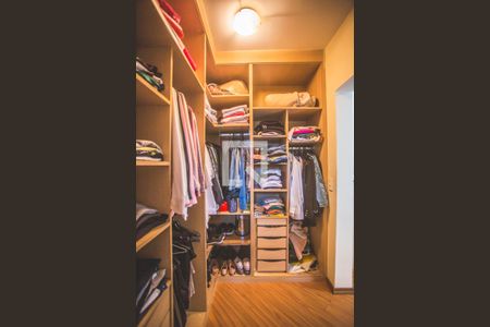 Casa à venda com 250m², 3 quartos e 7 vagasCloset