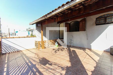 Casa para alugar com 158m², 2 quartos e 1 vaga Casa para alugar com 158m², 2 quartos e 1 vagaVaranda