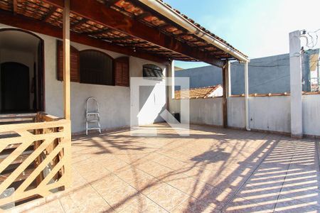 Casa para alugar com 158m², 2 quartos e 1 vaga Casa para alugar com 158m², 2 quartos e 1 vagaVaranda
