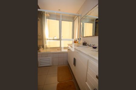 Apartamento para alugar com 173m², 3 quartos e 3 vagasBanheiro da Suíte