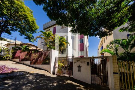 Apartamento para alugar com 130m², 3 quartos e 2 vagas Apartamento para alugar com 130m², 3 quartos e 2 vagasFachada