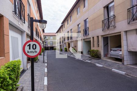 Área comum de casa de condomínio para alugar com 2 quartos, 78m² em Vila Talarico, São Paulo