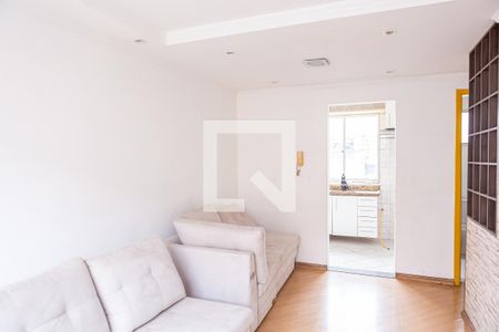 Sala de casa de condomínio para alugar com 2 quartos, 78m² em Vila Talarico, São Paulo