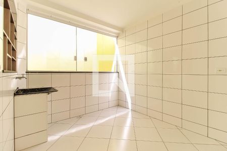 Casa para alugar com 60m², 2 quartos e 1 vagaÁrea de Serviço