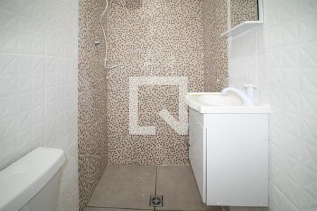 Banheiro de casa para alugar com 2 quartos, 50m² em Vila Mazzei, São Paulo