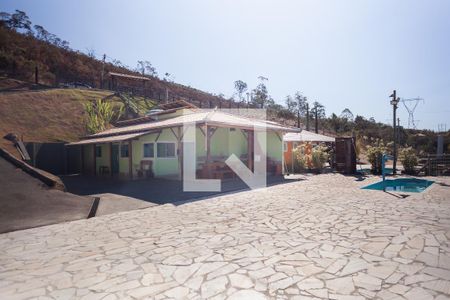Casa de condomínio à venda com 220m², 3 quartos e 2 vagas Casa de condomínio à venda com 220m², 3 quartos e 2 vagasPiscina