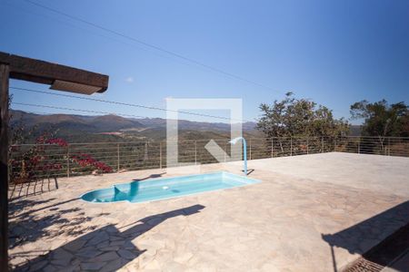 Casa de condomínio à venda com 220m², 3 quartos e 2 vagas Casa de condomínio à venda com 220m², 3 quartos e 2 vagasPiscina