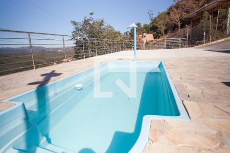 Casa de condomínio à venda com 220m², 3 quartos e 2 vagas Casa de condomínio à venda com 220m², 3 quartos e 2 vagasPiscina