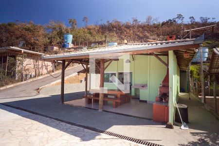 Casa de condomínio à venda com 220m², 3 quartos e 2 vagas Casa de condomínio à venda com 220m², 3 quartos e 2 vagasChurrasqueira