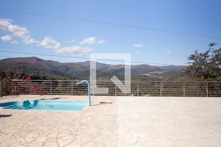 Casa de condomínio à venda com 220m², 3 quartos e 2 vagas Casa de condomínio à venda com 220m², 3 quartos e 2 vagasPiscina