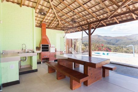 Casa de condomínio à venda com 220m², 3 quartos e 2 vagas Casa de condomínio à venda com 220m², 3 quartos e 2 vagasChurrasqueira