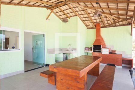 Casa de condomínio à venda com 220m², 3 quartos e 2 vagas Casa de condomínio à venda com 220m², 3 quartos e 2 vagasChurrasqueira