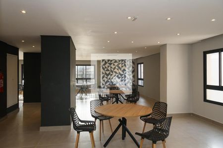 Apartamento à venda com 28m², 1 quarto e sem vaga Apartamento à venda com 28m², 1 quarto e sem vagaÁrea comum - Salão de festas